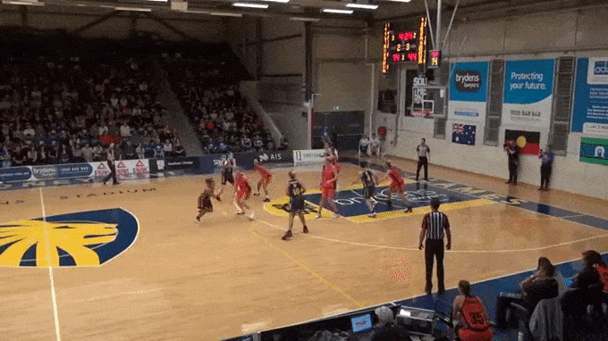 Belinda Snell had more assists than any non point guard in the league. Here, she spots a Leilani Mitchell backdoor cut before anyone else and throws an exquisite pass.