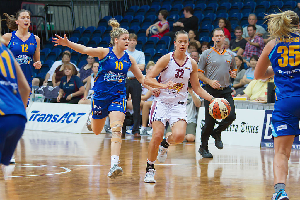 Kristen Veal in action at the AIS training hall during her 300 game WNBL career (Photo: JJ Harrison)